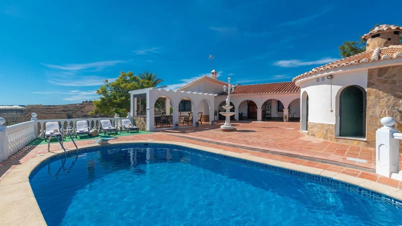 Villa Universal Beauty Resort Torrox By Ruralidays